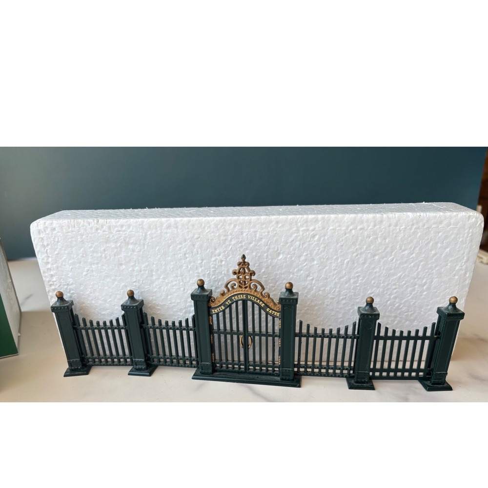 Dept 56 Heritage Village Wrought Iron Gate and Fence 5514-0 Metal